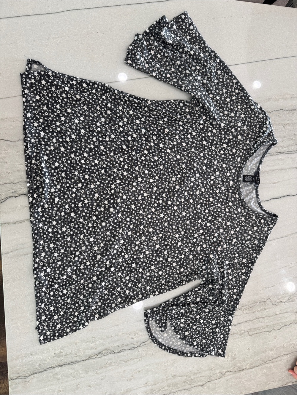 Grace Black & White Daisy Print Short Sleeve Tee